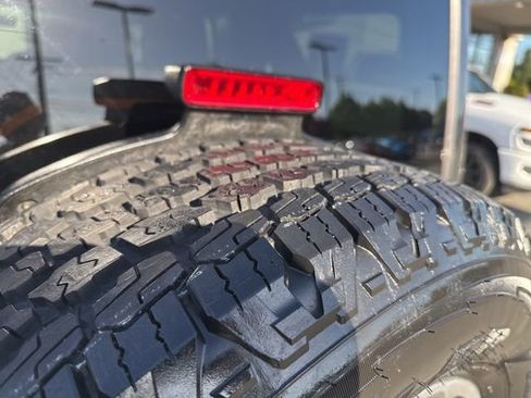 Used 2020 Jeep Wrangler Unlimited Sahara AWD/4WD image 15