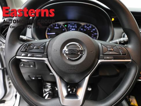 Used 2021 Nissan Kicks S image 10