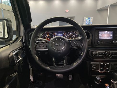 Used 2021 Jeep Wrangler Unlimited Sport AWD/4WD image 18
