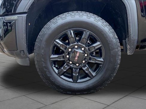 Used 2025 GMC Sierra 2500 AT4 AWD/4WD image 11