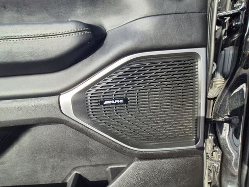 Used 2024 Jeep Wagoneer L Series II RWD image 25