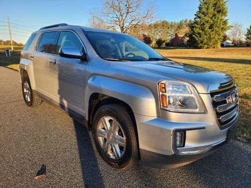 Used 2016 GMC Terrain SLE w/ Technology Package image 4