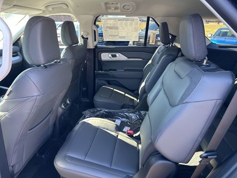 New 2026 Ford Explorer Active w/ Active Comfort Package image 12