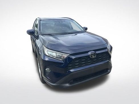 Used 2019 Toyota RAV4 XLE FWD image 6