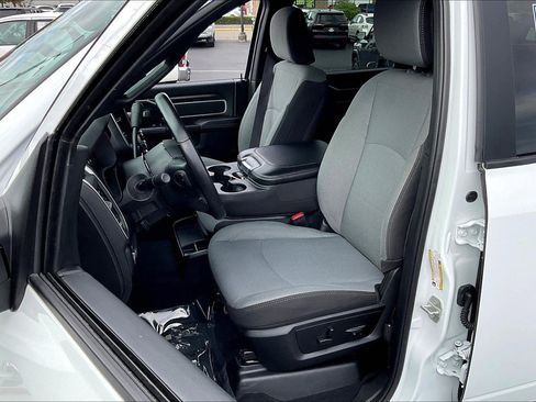 Used 2024 RAM 2500 Big Horn image 24