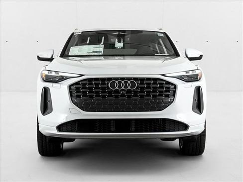 New 2025 Audi Q5 Premium Plus image 2