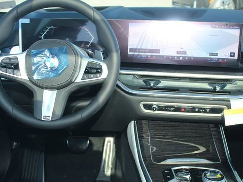 New 2026 BMW X5 xDrive40i w/ Executive Package image 18