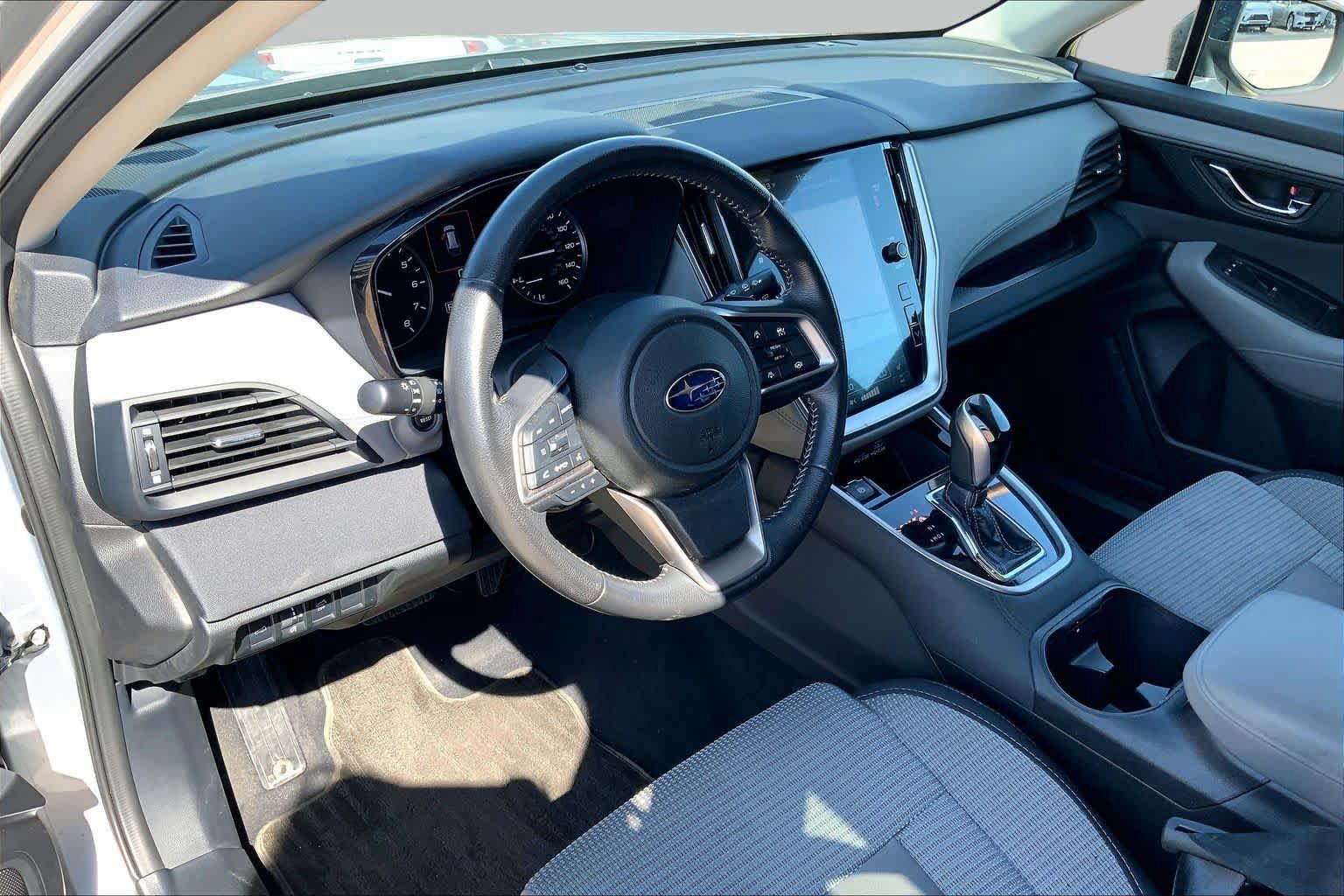 Used 2025 Subaru Outback Premium AWD/4WD image 16