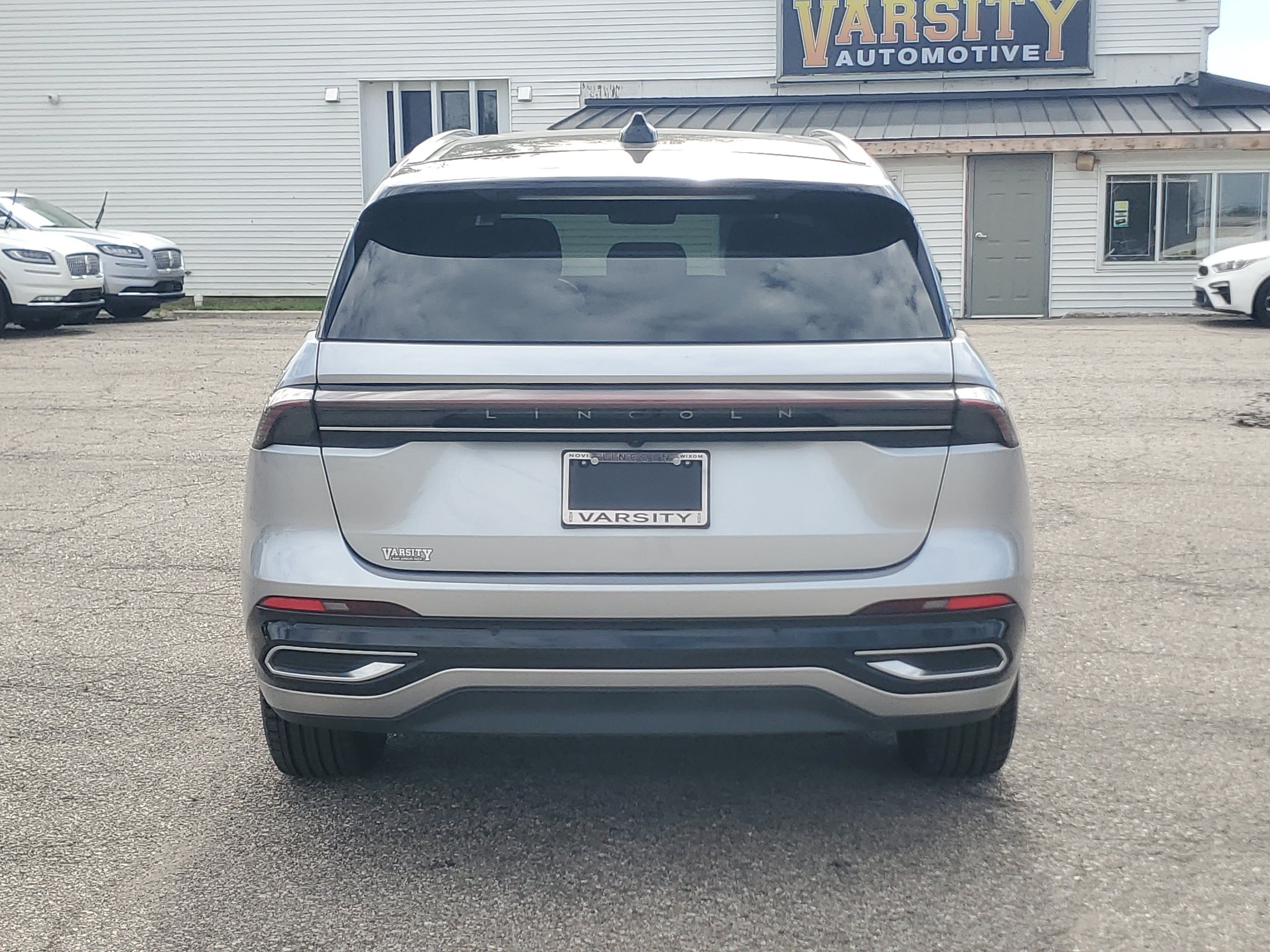 Used 2025 Lincoln Nautilus Reserve AWD/4WD image 5