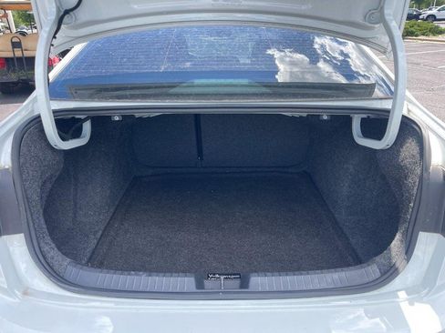 Used 2019 Volkswagen Jetta GLI FWD image 9