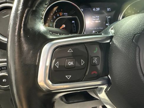Used 2020 Jeep Wrangler Unlimited Sahara w/ Dual Top Group AWD/4WD image 32