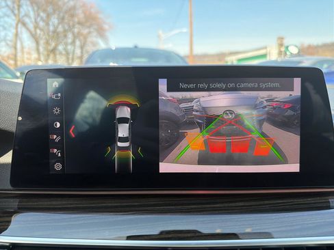 Used 2019 BMW 540i xDrive w/ M Sport Package image 29