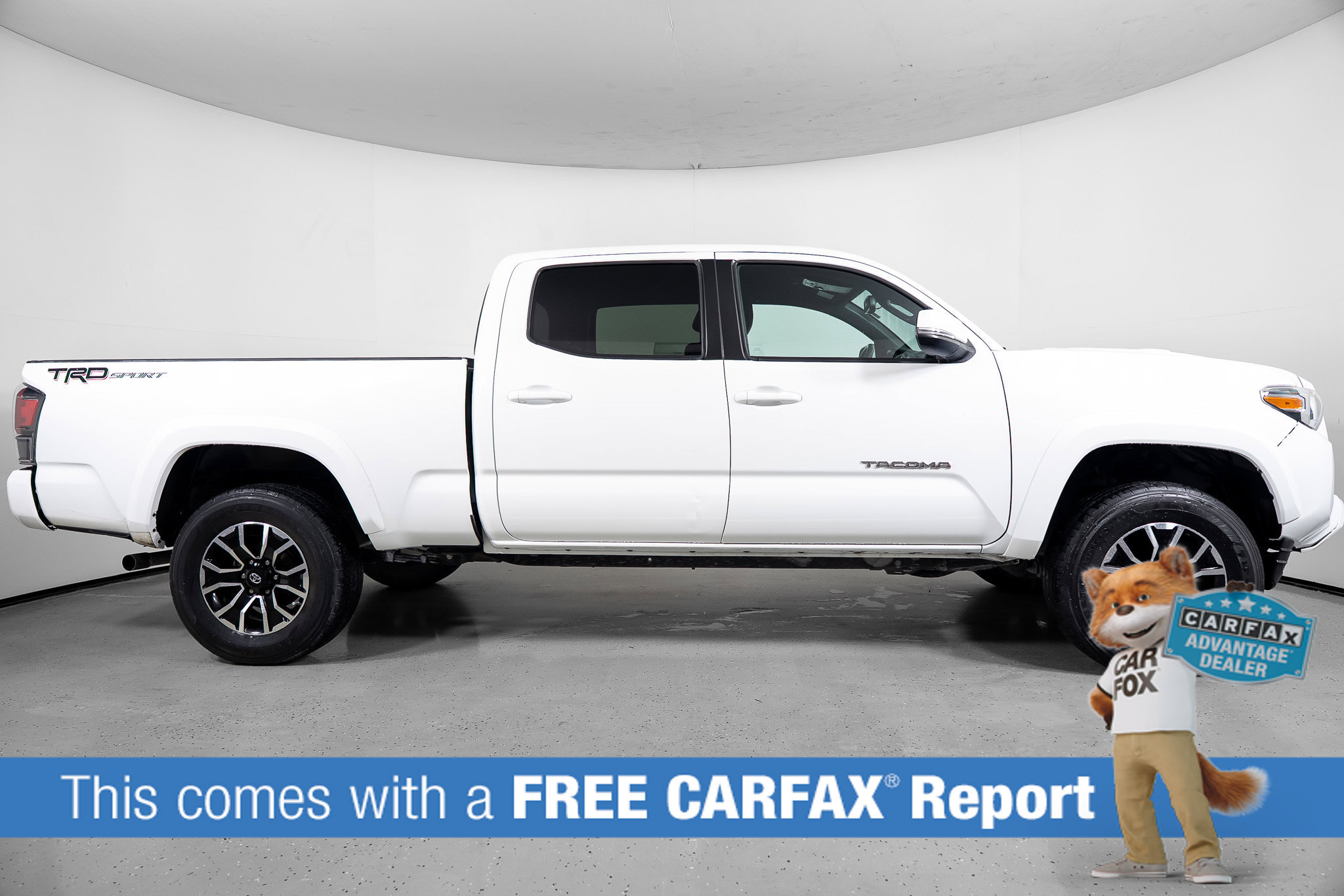 Used 2020 Toyota Tacoma TRD Sport RWD image 3