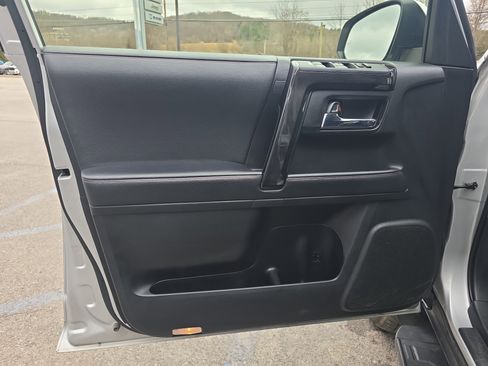 Used 2024 Toyota 4Runner TRD Off-Road image 17