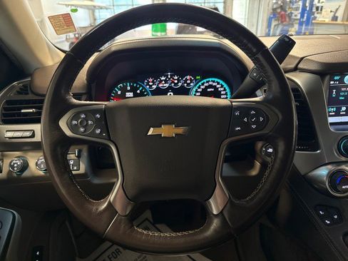 Used 2018 Chevrolet Suburban Premier AWD/4WD image 18