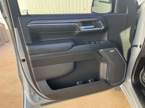 Used 2024 Chevrolet Silverado 1500 LT Trail Boss w/ Convenience Package II image 4