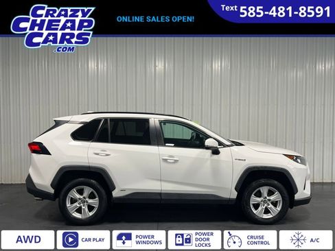 Used 2019 Toyota RAV4 LE image 1