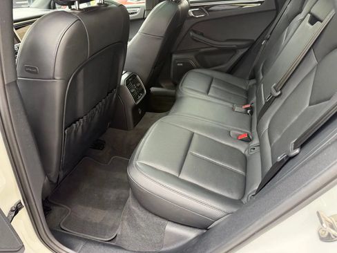 Used 2022 Porsche Macan w/ Premium Package Plus AWD/4WD image 24