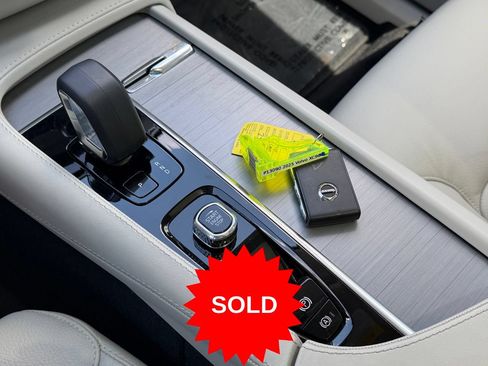 Certified 2025 Volvo XC90 B5 Core w/ Protection Package Premier AWD/4WD image 21