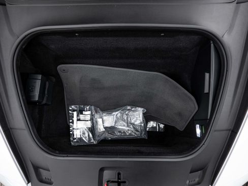 Certified 2025 Porsche 911 Carrera RWD image 26