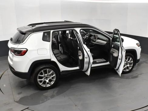 Used 2025 Jeep Compass Limited AWD/4WD image 6