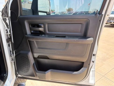Used 2024 RAM 3500 Tradesman w/ Chrome Appearance Group AWD/4WD image 11