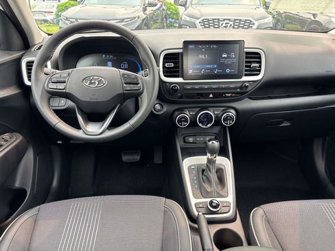 Used 2026 Hyundai Venue SEL FWD image 10