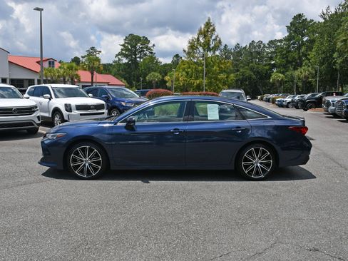 Used 2019 Toyota Avalon Touring w/ Advanced Safety Package FWD image 2