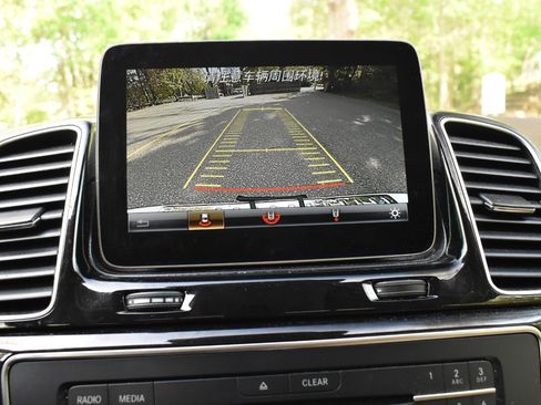 Used 2019 Mercedes-Benz GLE 400 4MATIC image 29
