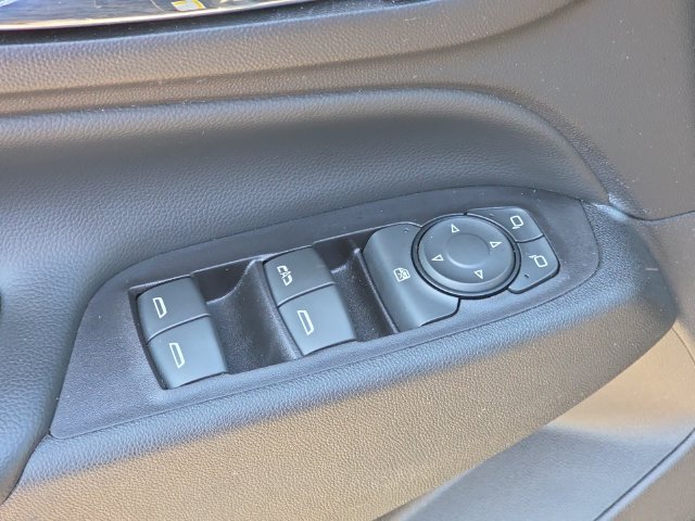 Used 2018 Chevrolet Equinox LT FWD image 18