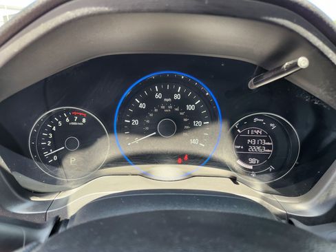 Used 2016 Honda HR-V EX image 9