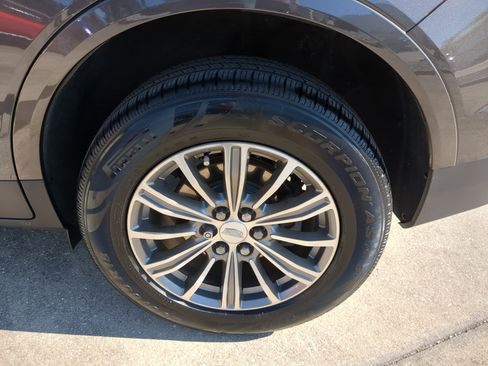 Used 2019 Cadillac XT5 Luxury image 35