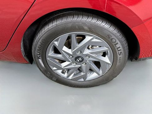 Certified 2024 Hyundai Elantra SEL image 33