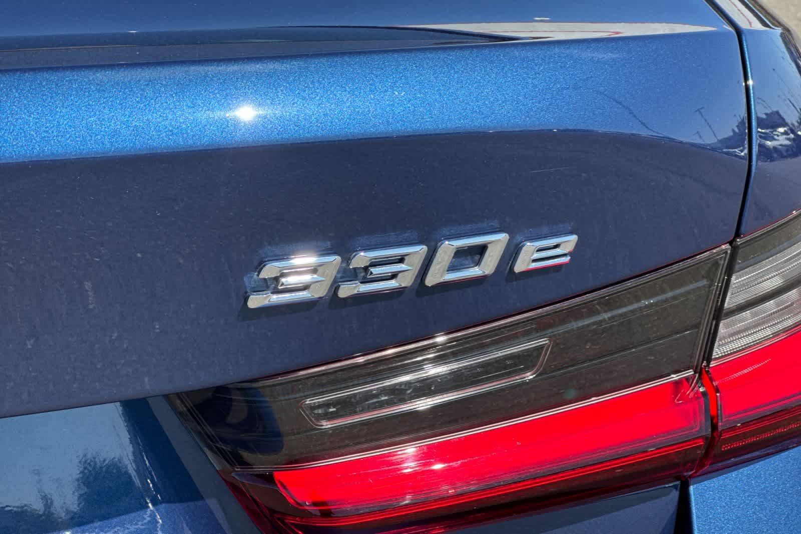 Used 2023 BMW 330e w/ Premium Package RWD image 32