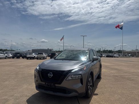 Certified 2023 Nissan Rogue SV FWD image 6