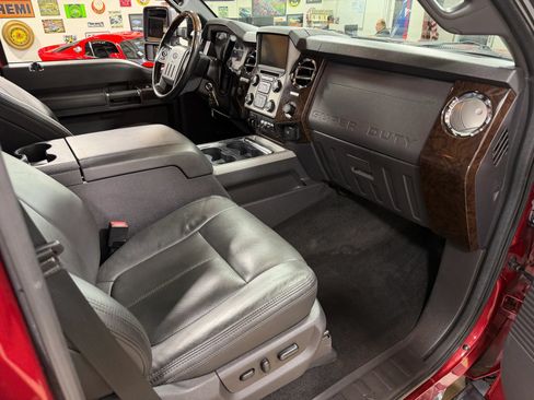 Used 2015 Ford F250 Platinum w/ Platinum Package AWD/4WD image 21