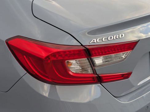 Used 2021 Honda Accord Touring image 13