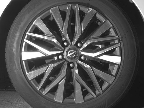 Used 2025 Nissan Altima 2.5 SV FWD image 13