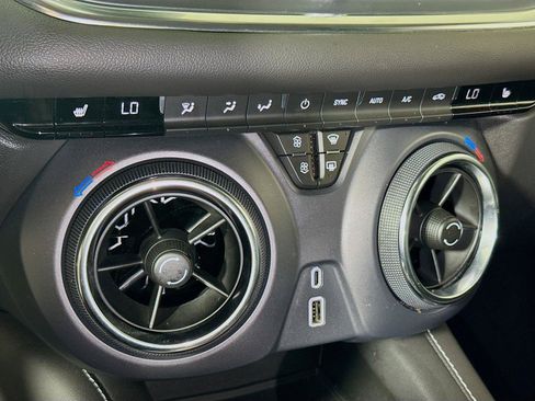 Certified 2025 Chevrolet Blazer LT FWD image 14