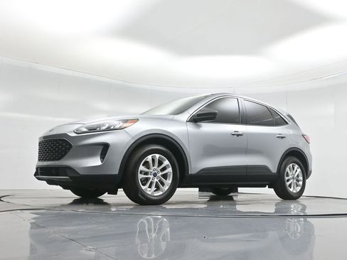 Used 2022 Ford Escape SE image 45