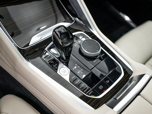 Used 2020 BMW X6 M50i w/ Luxury Seating Package AWD/4WD image 10