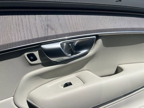 New 2026 Volvo XC90 B6 Ultra w/ Protection Package image 31