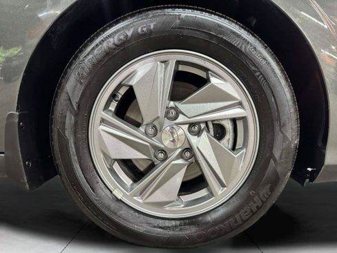Used 2026 Hyundai Elantra SE FWD image 63