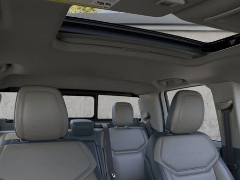 New 2025 Ford Maverick Lariat w/ 4K Tow Package image 12