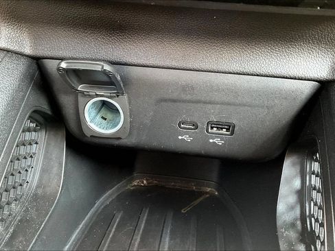 Used 2025 Chevrolet TrailBlazer LT AWD/4WD image 12