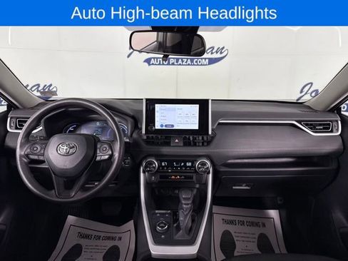 Used 2024 Toyota RAV4 XLE image 18