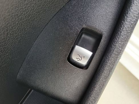 Used 2019 Mercedes-Benz E 450 Cabriolet image 13