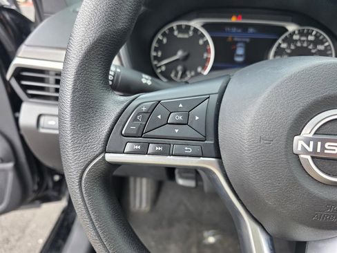 Used 2024 Nissan Altima 2.5 SV AWD/4WD image 16