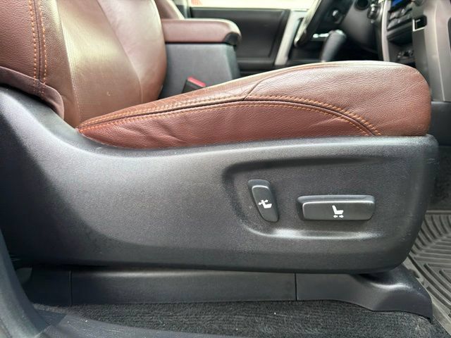 Used 2015 Toyota 4Runner Limited AWD/4WD image 33