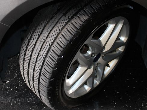 Used 2014 Ford Fusion SE FWD image 29